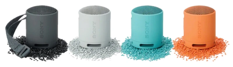 Preto, azul, cinza claro e laranja, cores da caixa de som portátil Sony XB100.