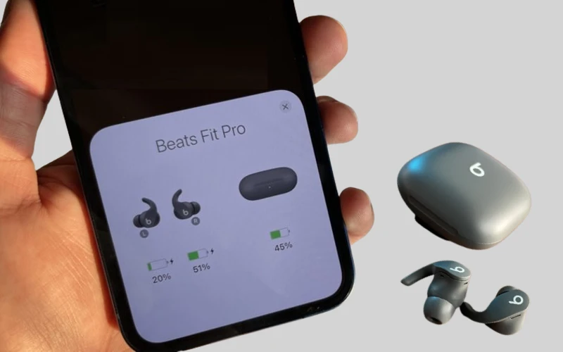 Nivel de carga da bateria do estojo e dos fones Beats Fit Pro.