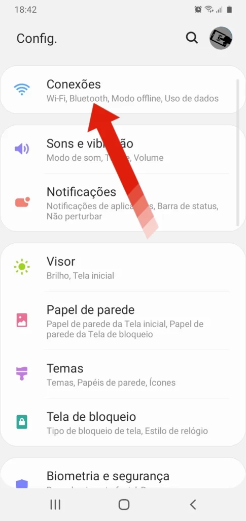 Selecionando a opção Conexões no celular.