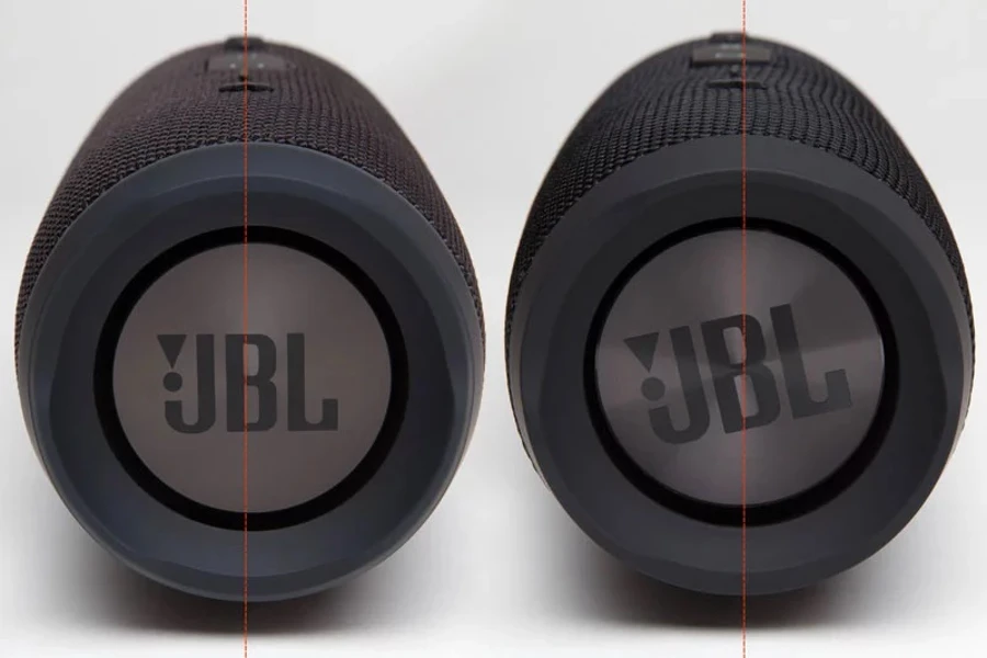 Exemplo de caixa de som JBL original e falsa.