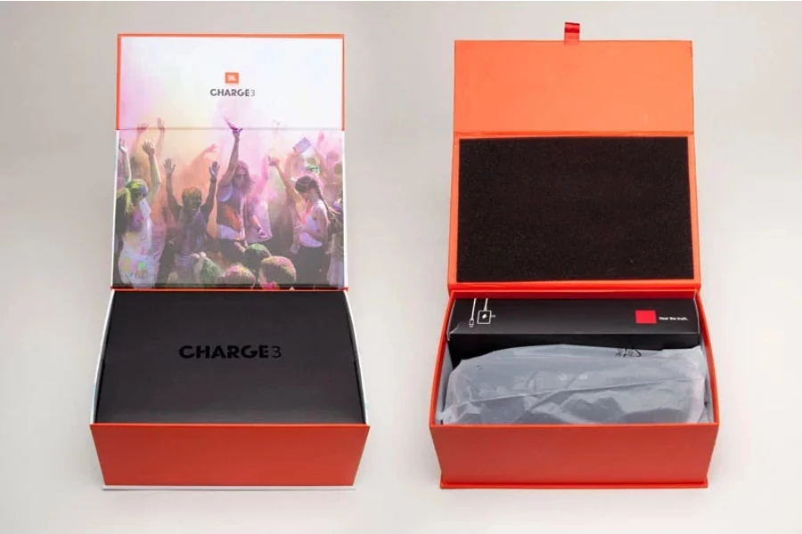 Exemplo de caixa de som JBL original e falsa.