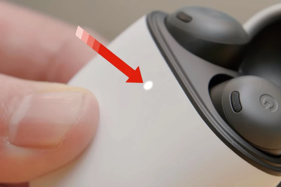 Emparelhando o Pixel Buds no celular Android.